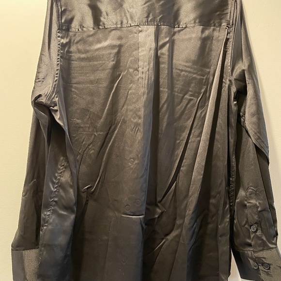 EQUIPMENT BRAND - WOMEN SIGNATURE CLASSIC TOP -   CLASSIC BLACK COLOR - Picture 3 of 15